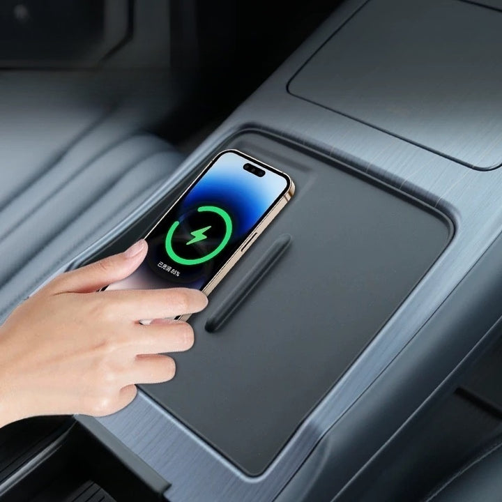 Center Wireless Charger Silicone Pad for  Geely EX5 EM-i（MX）
